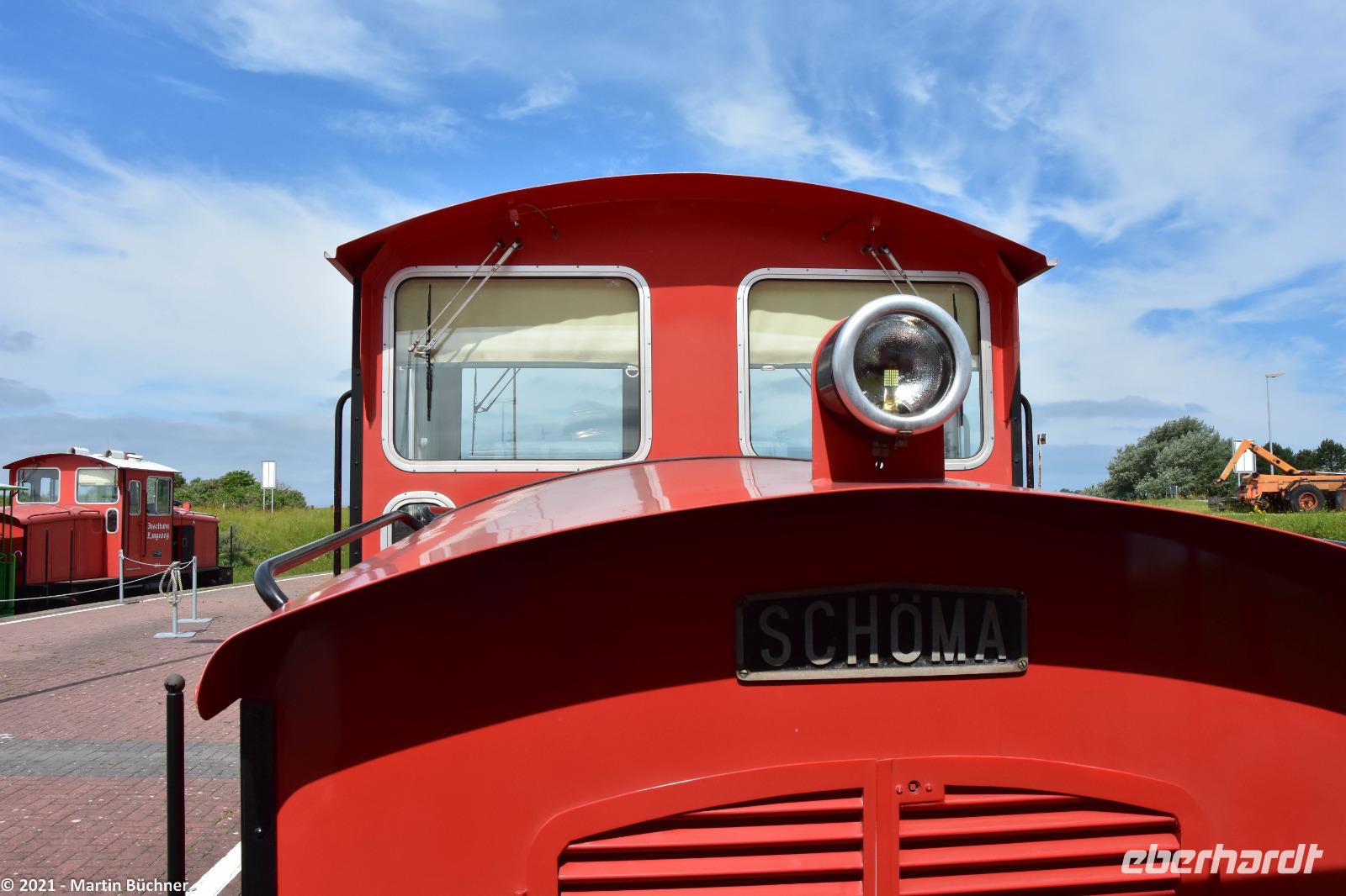Mit der Inselbahn vom Hafen Langeoog in den Ort Langeoog