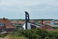 Kirche im Schiffsstil (man denke an den Bug eines Schiffes)