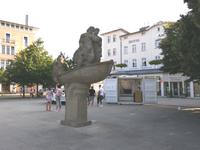 Warnemünde , Leuchtturm Platz