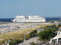 Warnemünde, Blick auf die AIDA Sol