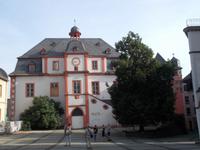 DSCN5087 Museum mit Augenroller