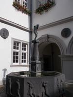 DSCN5097  Schlängel Brunnen