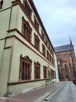 Wismar - Fürstenhof mit St.-Georgen-Kirche