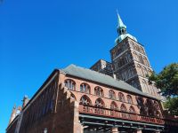 Stralsund - Rathaus mit Kirche St. Nikolai