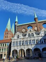 Lübeck - Marktplatz mit Marienkirche und Rathaus