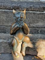 Lübeck - Teufels-Figur auf dem Teufelsstein vor der Marienkirche