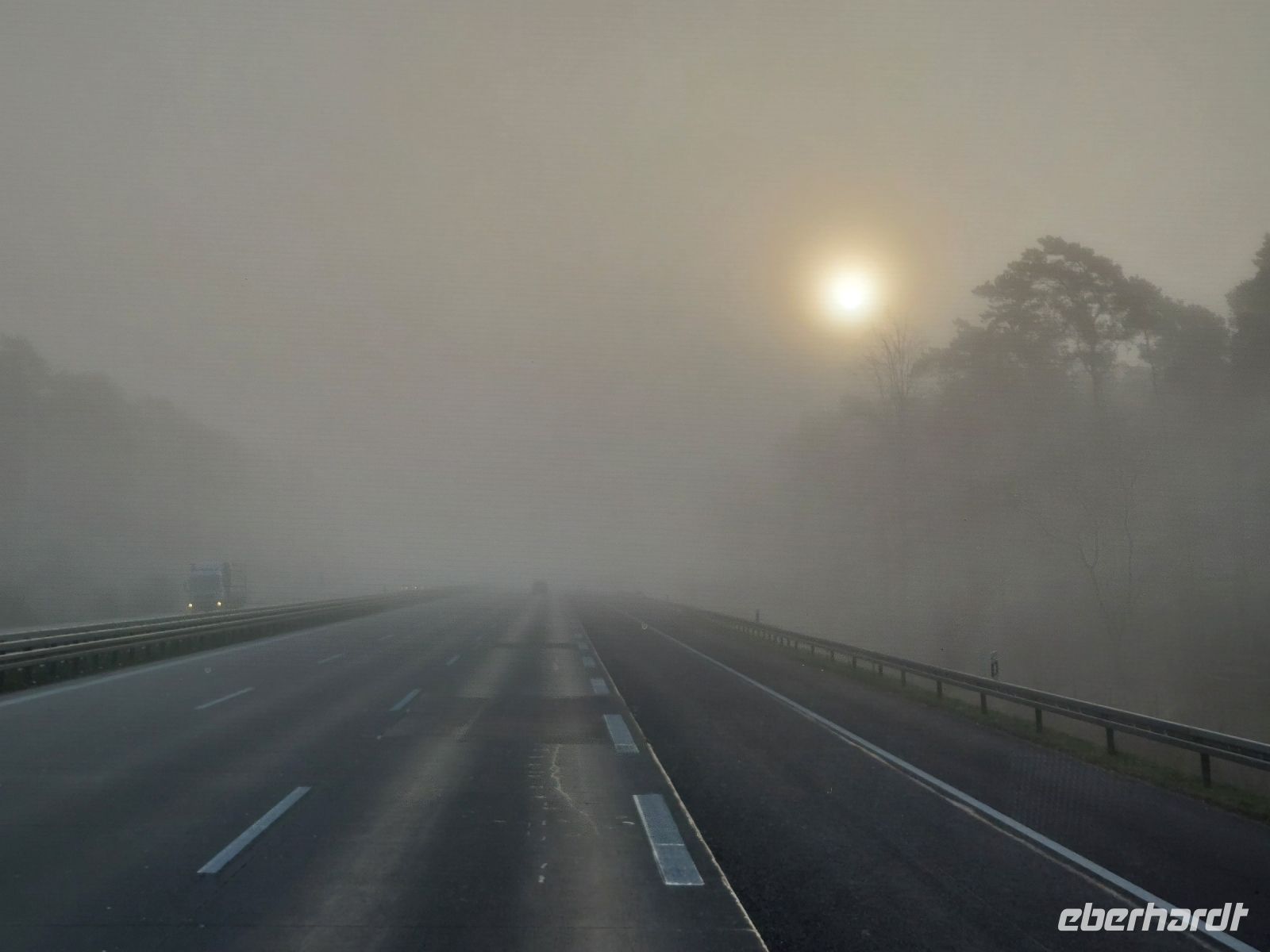 Berliner Ring-die Sonne kommt durch