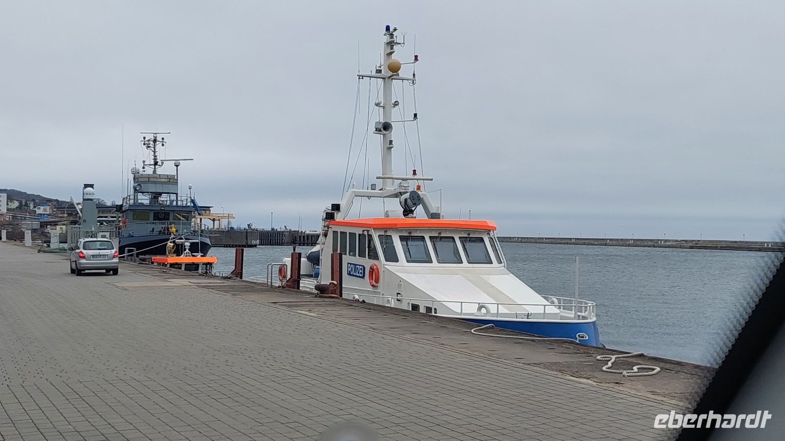 Wasserschutzpolizei im Hafen Sassnitz