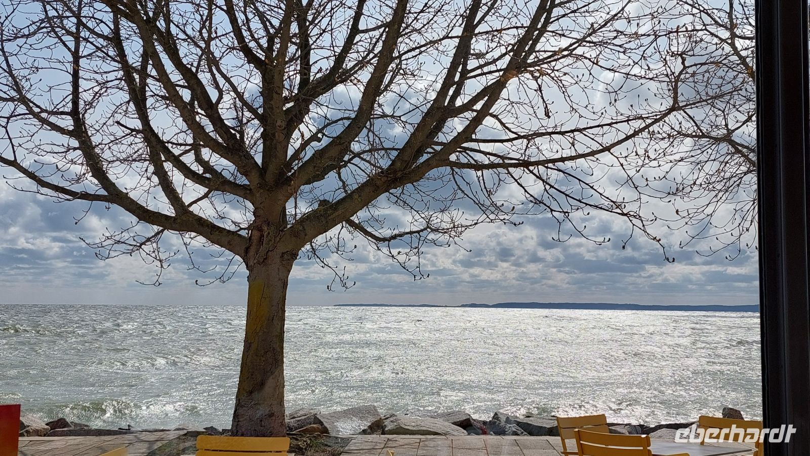 Blick aus dem Cafe-Fenster
