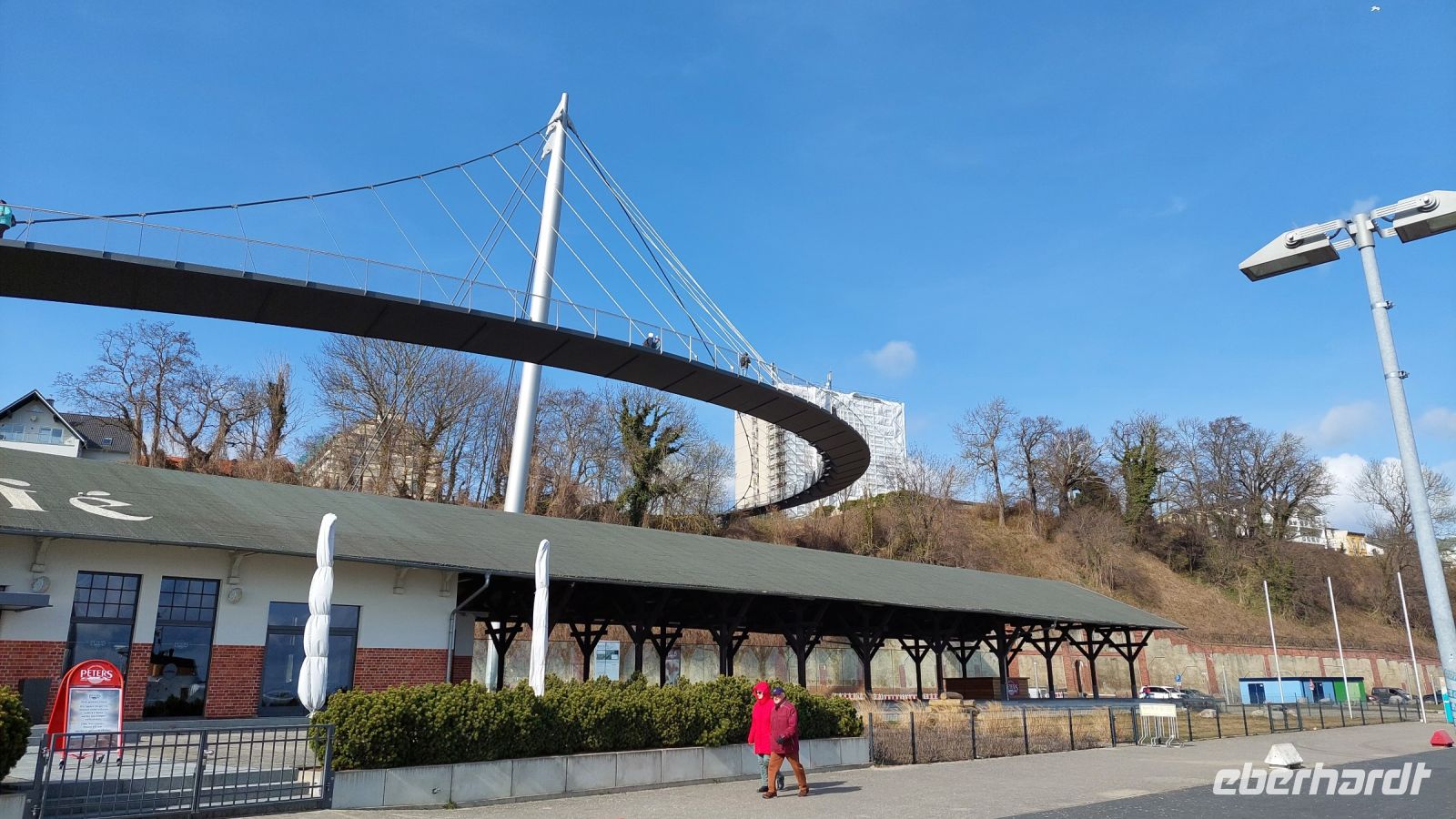 Fußgängerbrücke vom Rügen-Hotel zum Hafen in Sassnitz