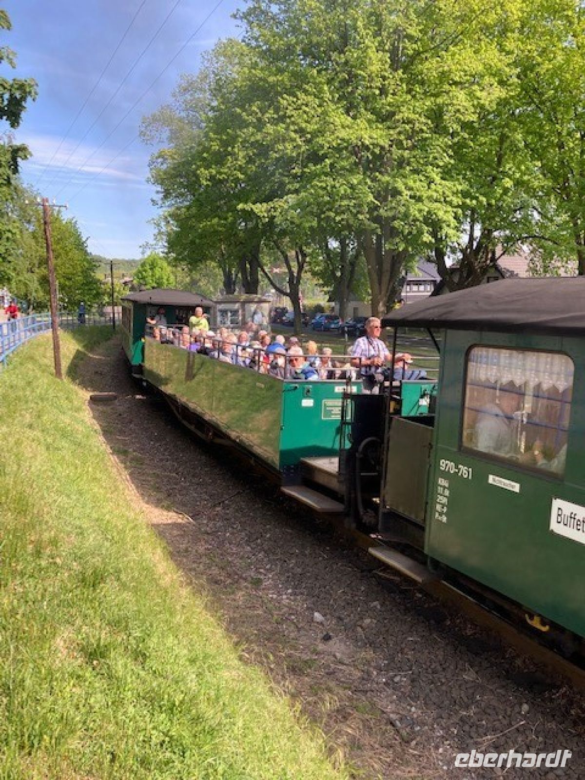 Rasender Roland - offener Wagon bei herrlichem Sonnenschein