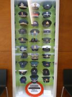 DSCN6113.JPG   Mützen  vom Zoll