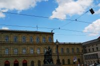 061 ,Statue von König Max I. Joseph vor der Staatsoper auf dem Max Joseph Platz München