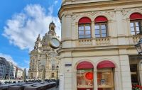 Bürgerhaus und Frauenkirche am Dresdner Neumarkt