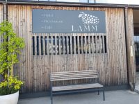 Ankunft im Hotel Lamm (1)