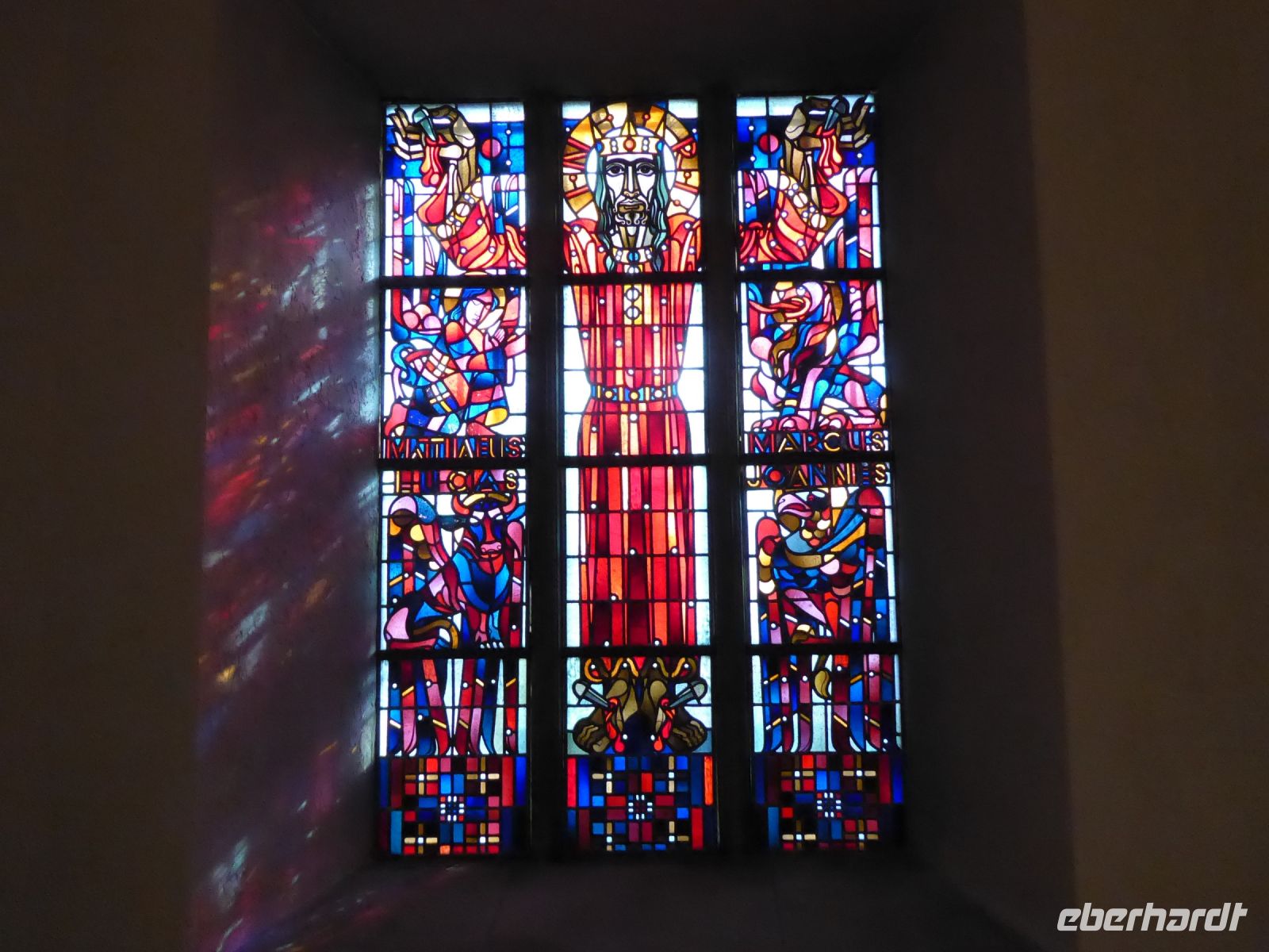 Tag 3  Luxemburg, Glasfenster in der Krypta