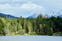 Berchtesgadener Land - Hintersee - Blick auf das Kehlsteinhaus (Bildmitte - genau auf der Spitze des Bergsattels)