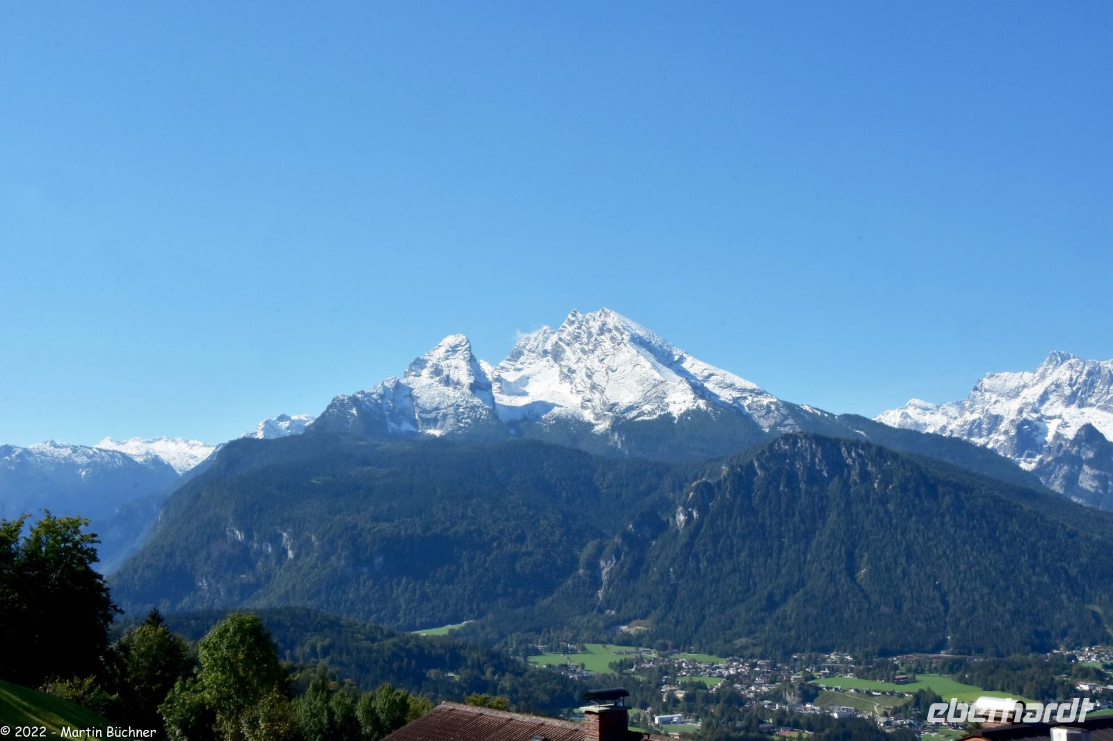 Brotzeit im Alpengasthof Hochlenzer - Panoramablick auf Watzmann und Hochkalter