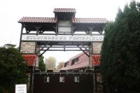 Rügenrundfahrt Ralswiek Eingang Störtebeker-Festspiele