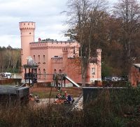 Forstwächterhaus vor Baumwipfelpfad