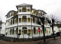 Das Zentrum von Binz ist voller verzierter Villen