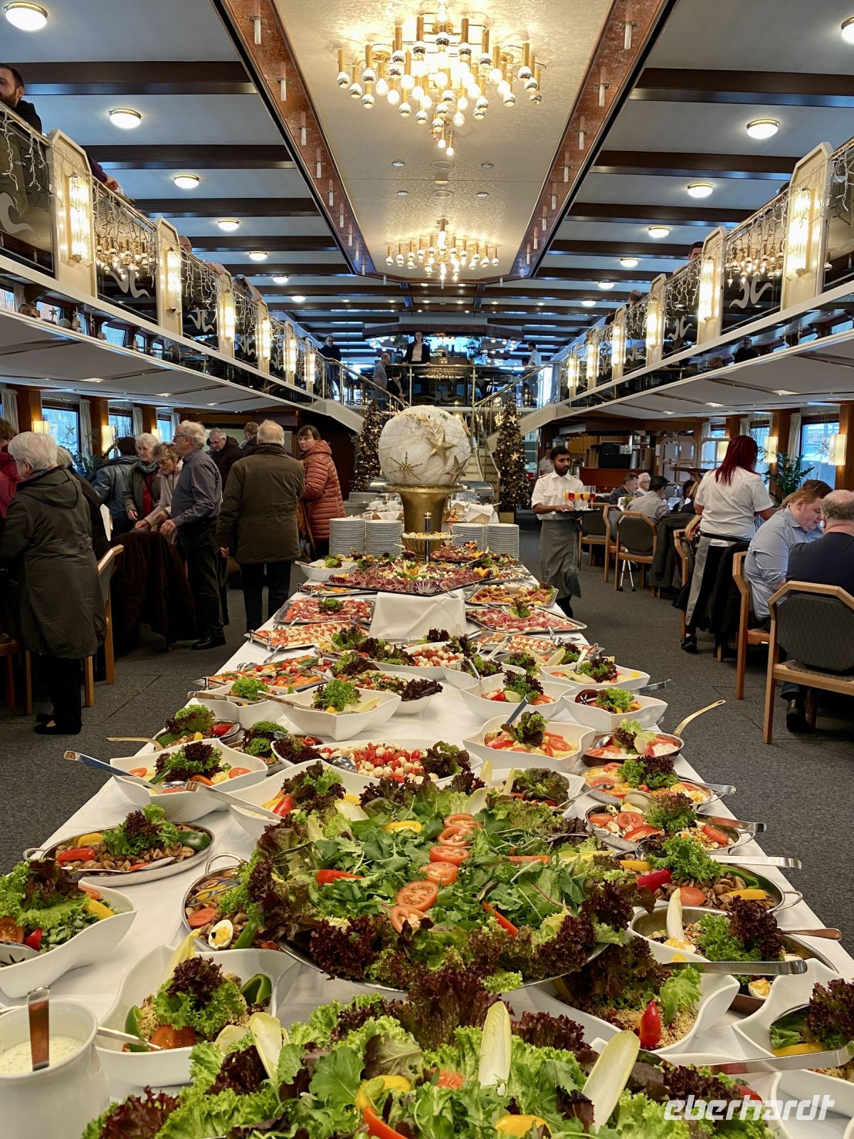 Tag 4 - Galabuffet auf der MS Regina Danubia