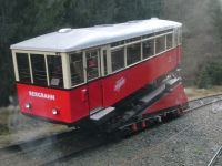 entgegenkommender Zug der Bergbahn