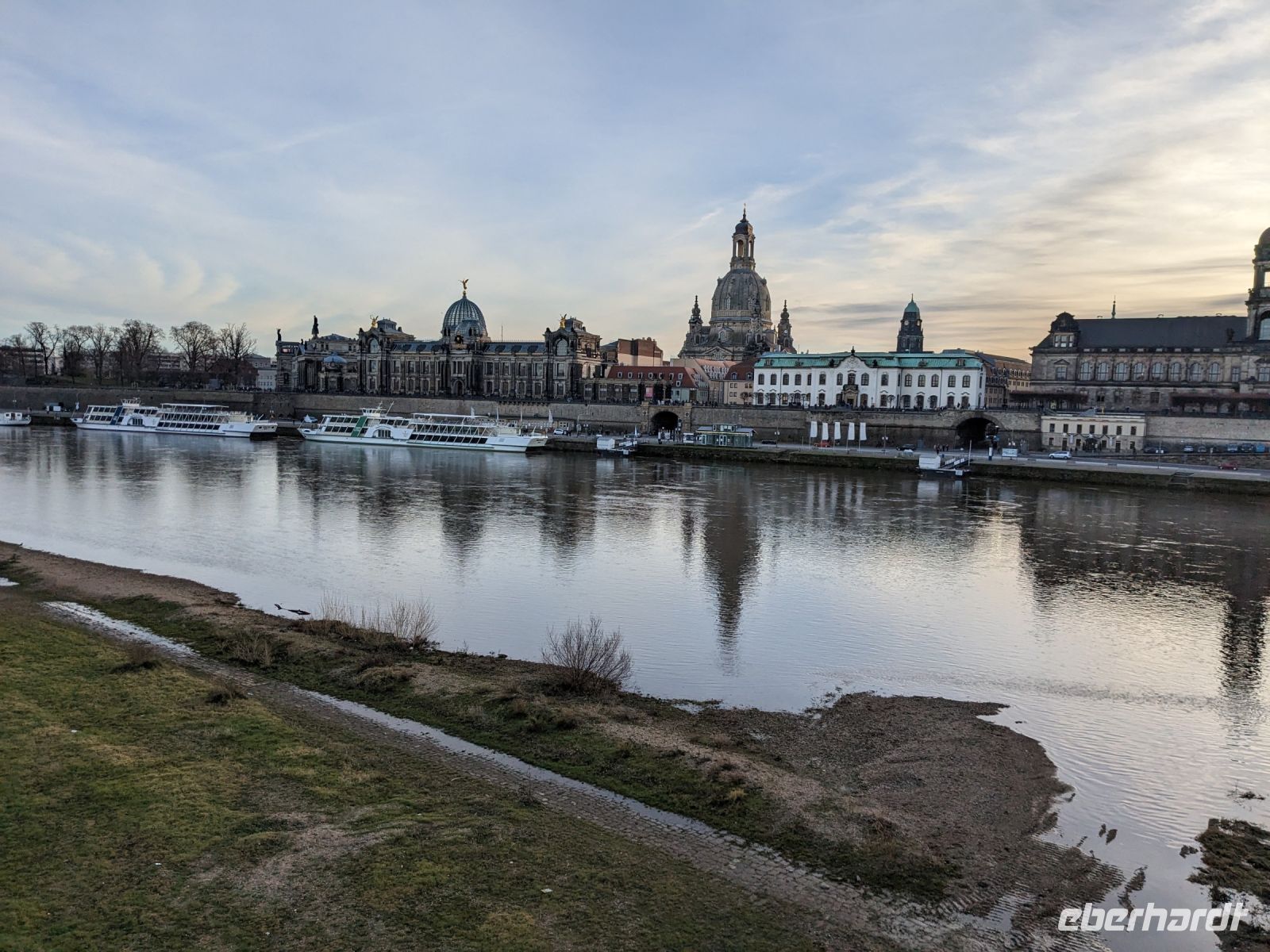 Canalettoblick auf Dresdens Altstadt von der Augustusbrücke