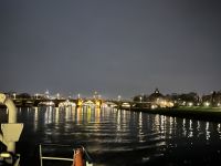 nachts mitten auf der Elbe in Dresden