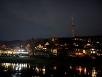 nächtliche Vorbeifahrt am Dresdner Fernsehturm
