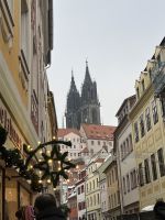 Blick durch die Meißner Hauptstraße zum Dom