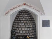 Tag 4 (3) Rathausplatz Denkmal der WS Bürgertreue.jpg