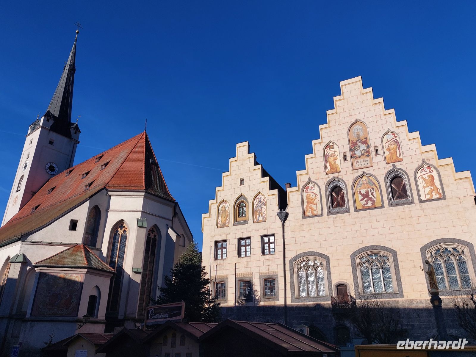 Tag 4 (12) Wasserburg Frauenkirche mit Rathaus.jpg