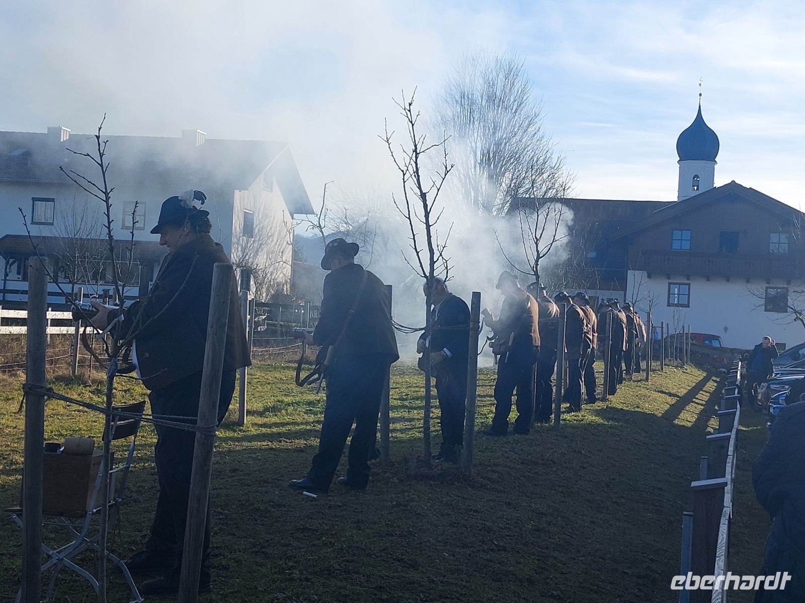 Tag 6 (9) Neujahrsstag -  Böllerschießen in Happingen - Salve.jpg