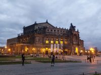 Tag 1 (13) Dresden - Stadtführung - Theaterplatz mit Semperoper .jpg