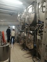 in der Produktionshalle währen der Brauereiführung