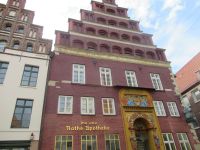  prächtiges  Eingangstor der Ratsapotheke