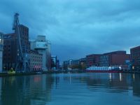 DSCN8181.JPG   Hafenbecken am Abend