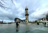 Am Leuchtturm von Warnemünde