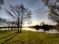Schloßpark Schwerin, die kleine Schwaneninsel und der Burgsee