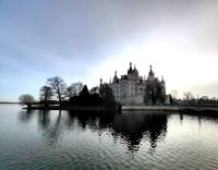 Die Schloßinsel mit dem romantischen Schweriner Schloß 