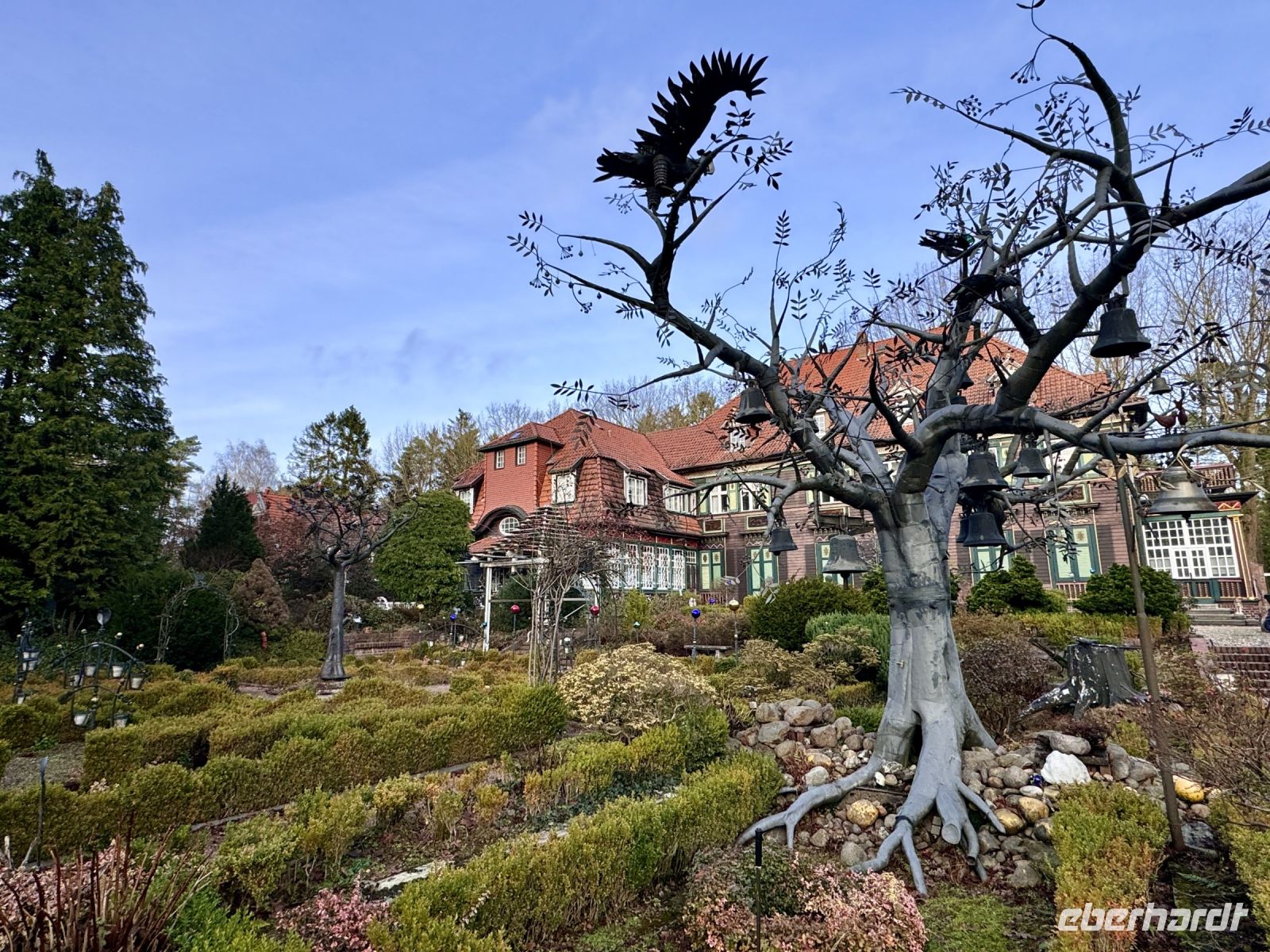 Tag 2 - Ebereschen-Eisen-Glocken-Bau