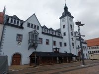 Freiberg: Mittelalterliches Rathaus mit Glockenspiel aus Meißener Porzellan