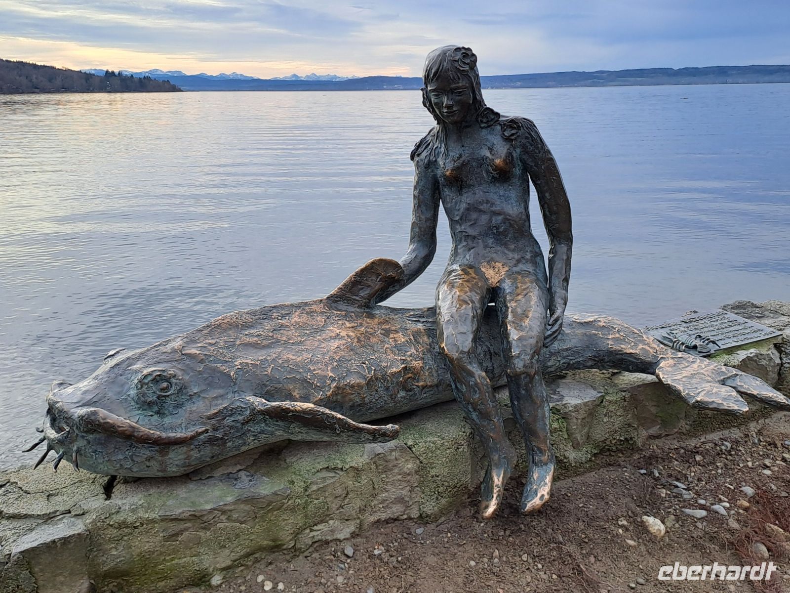 Seejungfrau mit Wels