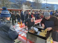 Verpflegungsstation am Bahnhof Kaltenbach