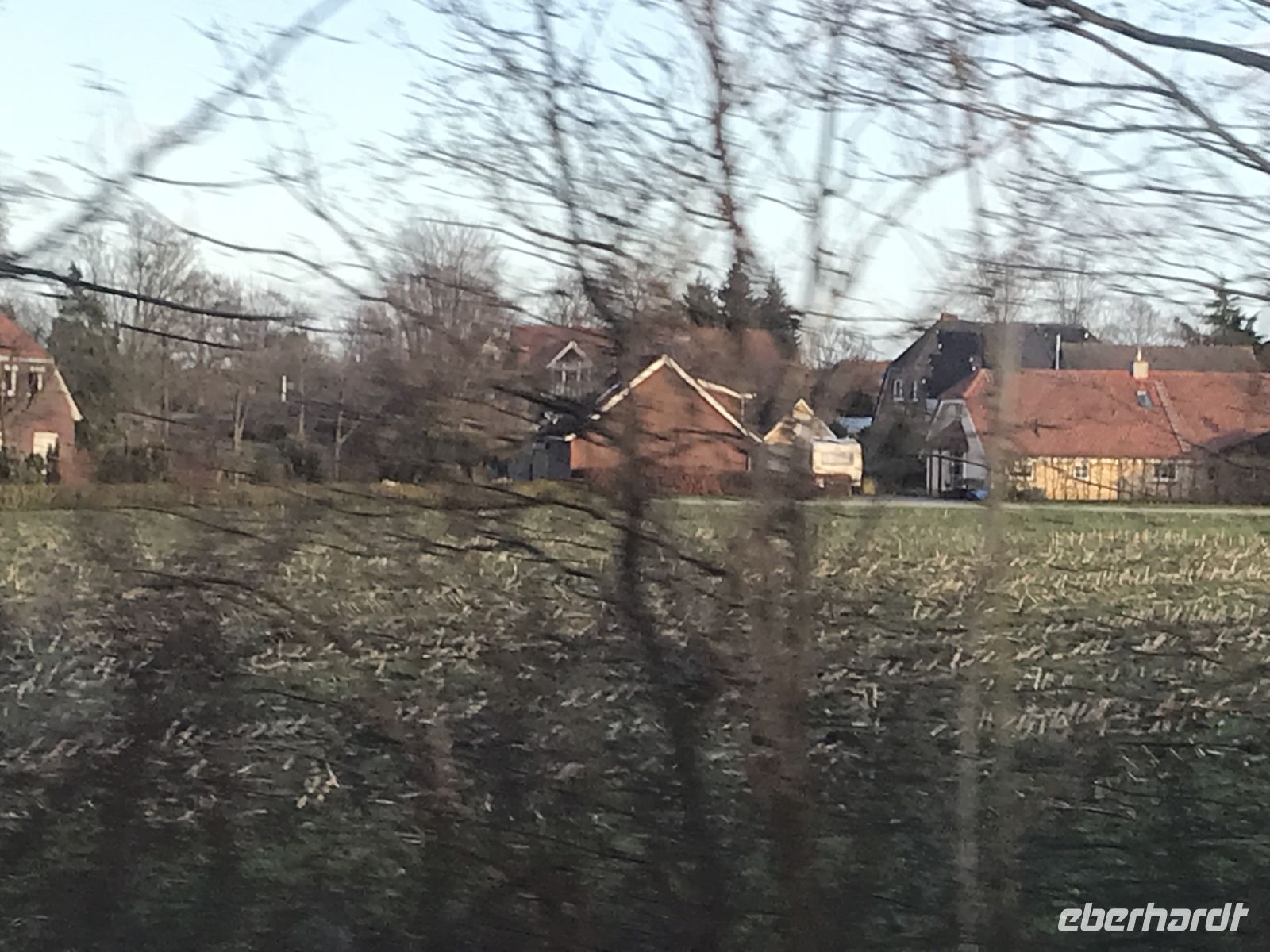 die ersten Häuser von Friesland