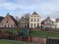 kleine Geschäfte und Pensionen