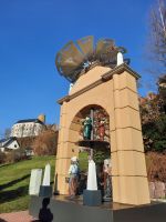 Blick auf die Burg Scharfenstein vom Parkplatz