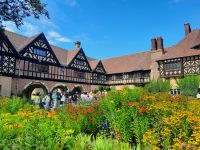 Blumenpracht im Schloss Cecilienhof