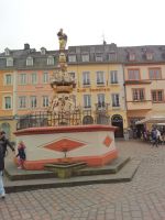 Tag 3 Stadtrundgang Trier Petersbrunnen